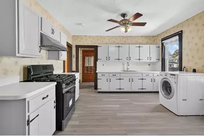 16 Bedford St, Quincy, MA 02169 - Photo 11