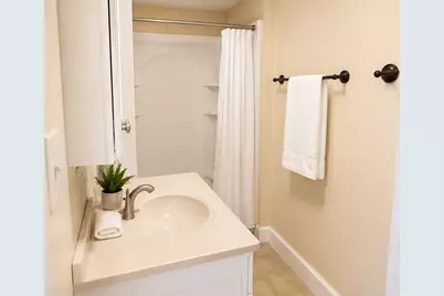 19 Chestnut St #19E, Framingham, MA 01701 - Photo 5