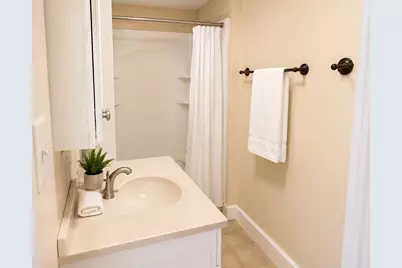 19 Chestnut St #19E, Framingham, MA 01701 - Photo 5