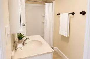 19 Chestnut St, Framingham, MA 01701 - Photo 5