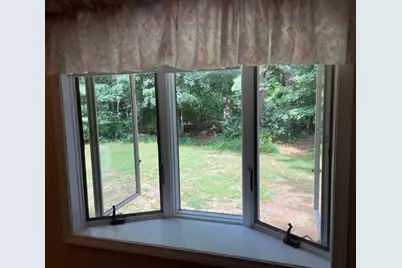 6 Meadowbrook Rd, Springfield, MA 01128 - Photo 9