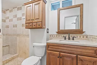122 Lawrence, Clinton, MA 01510 - Photo 5