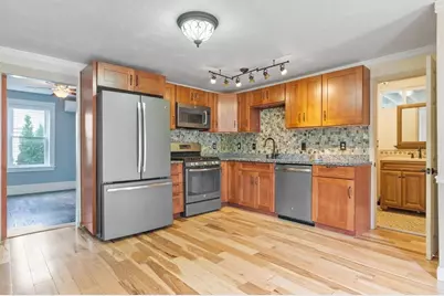 122 Lawrence, Clinton, MA 01510 - Photo 3