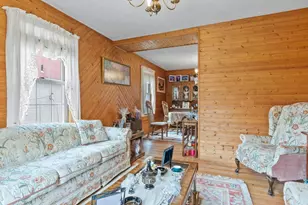 122 Lawrence, Clinton, MA 01510 - Photo 17