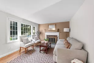37 Nevins Ave, Longmeadow, MA 01106 - Photo 3