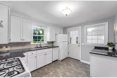 37 Nevins Avenue, Longmeadow, MA 01106 - Photo 9