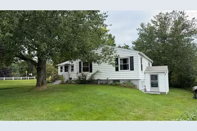 142 W Main St, Spencer, MA 01562 - Photo 3