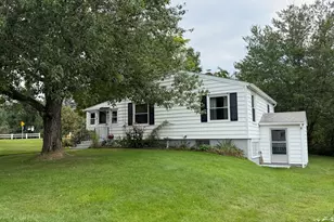 142 W Main St, Spencer, MA 01562 - Photo 3