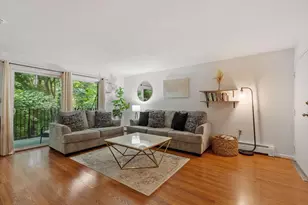 40 Edgelawn Ave, North Andover, MA 01845 - Photo 7