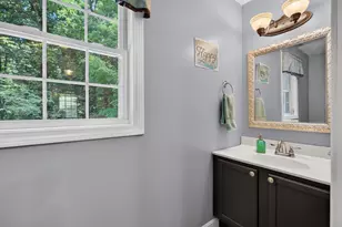 1036 Pleasant St, Leominster, MA 01453 - Photo 17