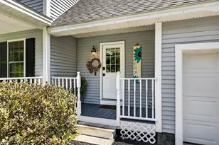 1036 Pleasant St, Leominster, MA 01453 - Photo 5