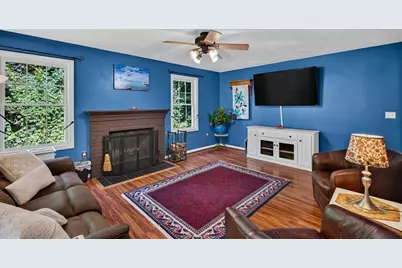 1036 Pleasant Street, Leominster, MA 01453 - Photo 21