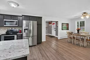 1036 Pleasant St, Leominster, MA 01453 - Photo 11