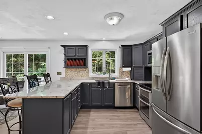 1036 Pleasant Street, Leominster, MA 01453 - Photo 9