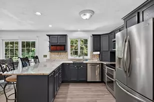 1036 Pleasant St, Leominster, MA 01453 - Photo 9