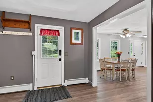 1036 Pleasant St, Leominster, MA 01453 - Photo 15
