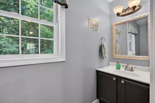 1036 Pleasant St, Leominster, MA 01453 - Photo 17