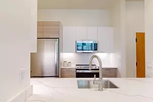 1079 Commonwealth Ave, Boston, MA 02215 - Photo 11