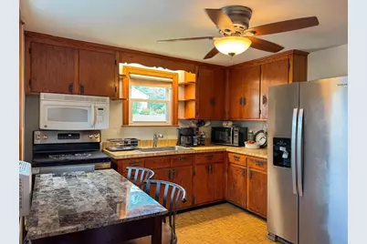 18 Woodland Cir, Methuen, MA 01844 - Photo 5