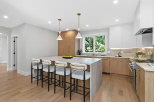 315 Crafts St, Newton, MA 02460 - Photo 9