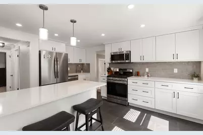 33 Griffin Rd, Peabody, MA 01960 - Photo 3