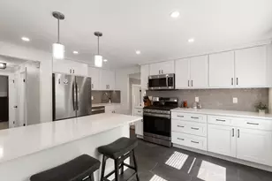33 Griffin Rd, Peabody, MA 01960 - Photo 3