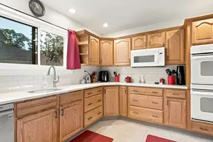 17 Longmeadow St, Longmeadow, MA 01106 - Photo 13