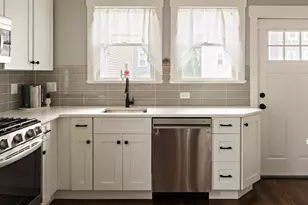 6 Chestnut Ave, Boston, MA 02130 - Photo 3