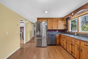17 Chapel St, Gardner, MA 01440 - Photo 11