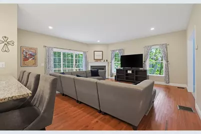 90 Greene St, Hopedale, MA 01747 - Photo 11