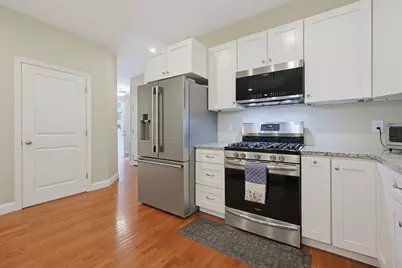 90 Greene St, Hopedale, MA 01747 - Photo 5