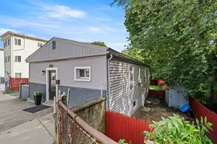 28 Warren St, Peabody, MA 01960 - Photo 17