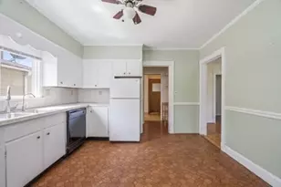 52 Elliott St, Melrose, MA 02176 - Photo 21