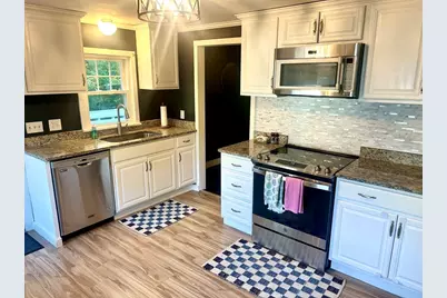 17 Cutler St, Medway, MA 02053 - Photo 5