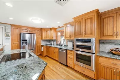 131 Pine Grove Ave, Bellingham, MA 02019 - Photo 5