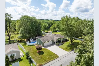131 Pine Grove Ave, Bellingham, MA 02019 - Photo 3