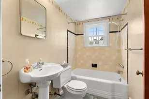 18 Iverson Rd, Beverly, MA 01915 - Photo 17