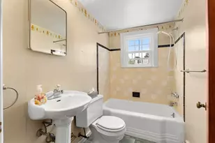 18 Iverson Rd, Beverly, MA 01915 - Photo 17