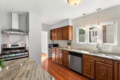 21 Evelyn Pl, Quincy, MA 02171 - Photo 9