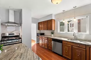 21 Evelyn Pl, Quincy, MA 02171 - Photo 9