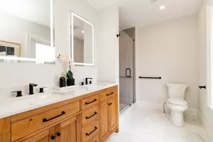 22 Bellevue St, Boston, MA 02132 - Photo 19