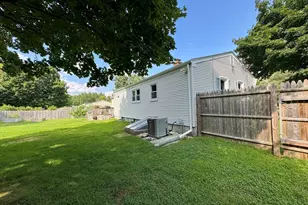 18 Cedar Oak Ln, Hampden, MA 01036 - Photo 3