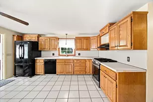 28 River Park Dr, Hampden, MA 01036 - Photo 5