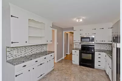 50 Crystal Brook Dr, Springfield, MA 01118 - Photo 7
