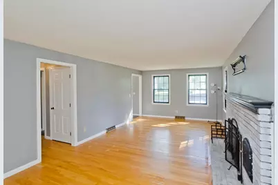 50 Crystal Brook Dr, Springfield, MA 01118 - Photo 11