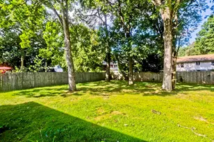 50 Crystal Brk Dr, Springfield, MA 01118 - Photo 29