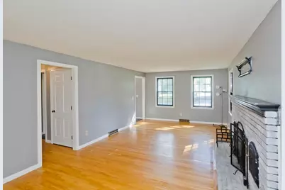 50 Crystal Brook Dr, Springfield, MA 01118 - Photo 11