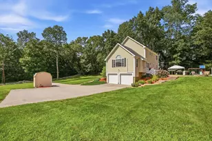 10 Roberts Rd, Dudley, MA 01571 - Photo 3