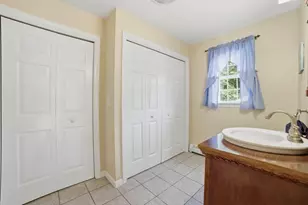 10 Roberts Rd, Dudley, MA 01571 - Photo 21