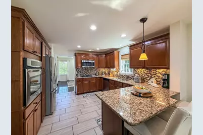 52 Phelps St, Marlborough, MA 01752 - Photo 3